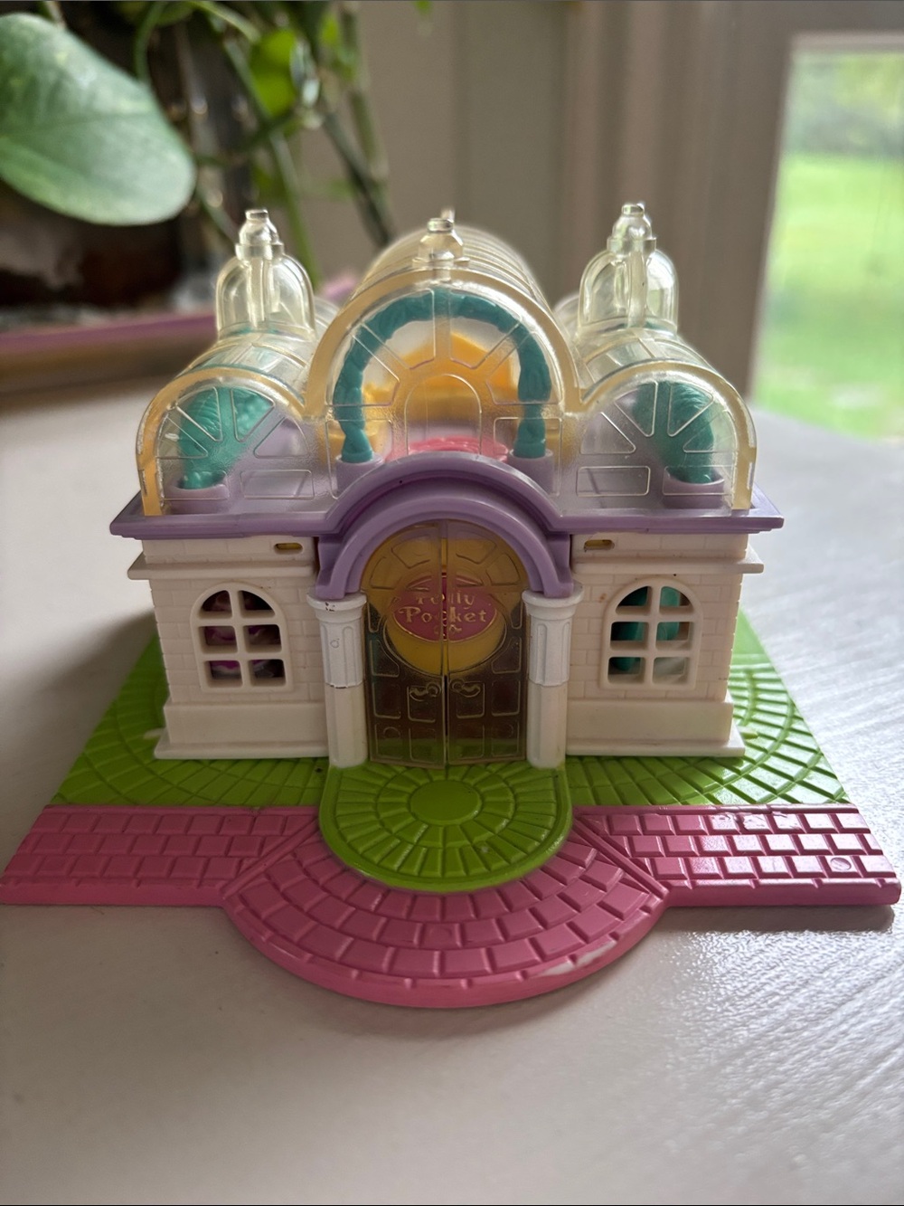 Vintage 1994 Polly Pocket Bridal Salon w/ Mrs. White